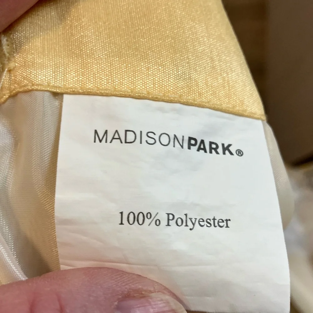 Madison Park Shimmering Yellow/Gold/White/Gray Silky Polyester Fabric beautiful
